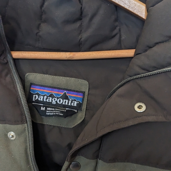 Men's Patagonia Winter Puffer Coat - Picture 2 of 2